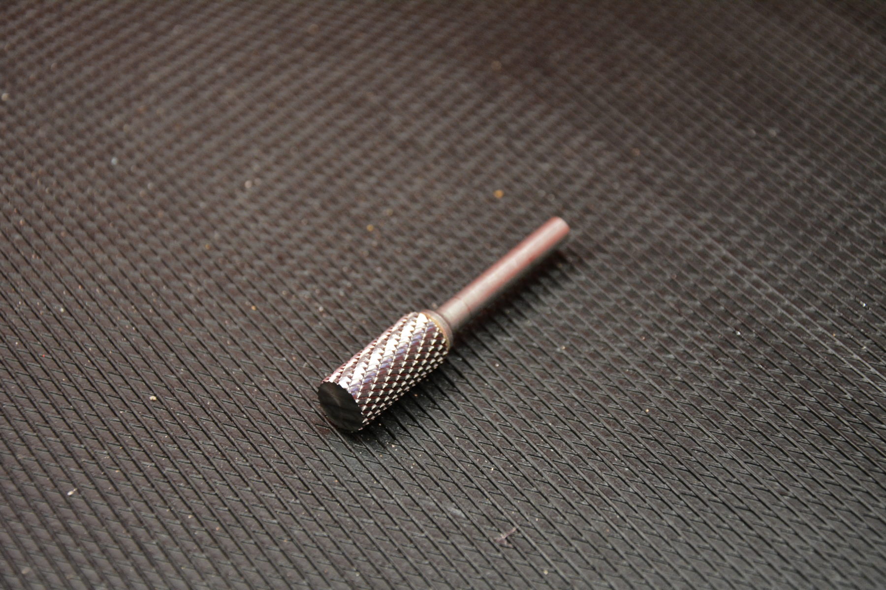 Metallfres rund flat