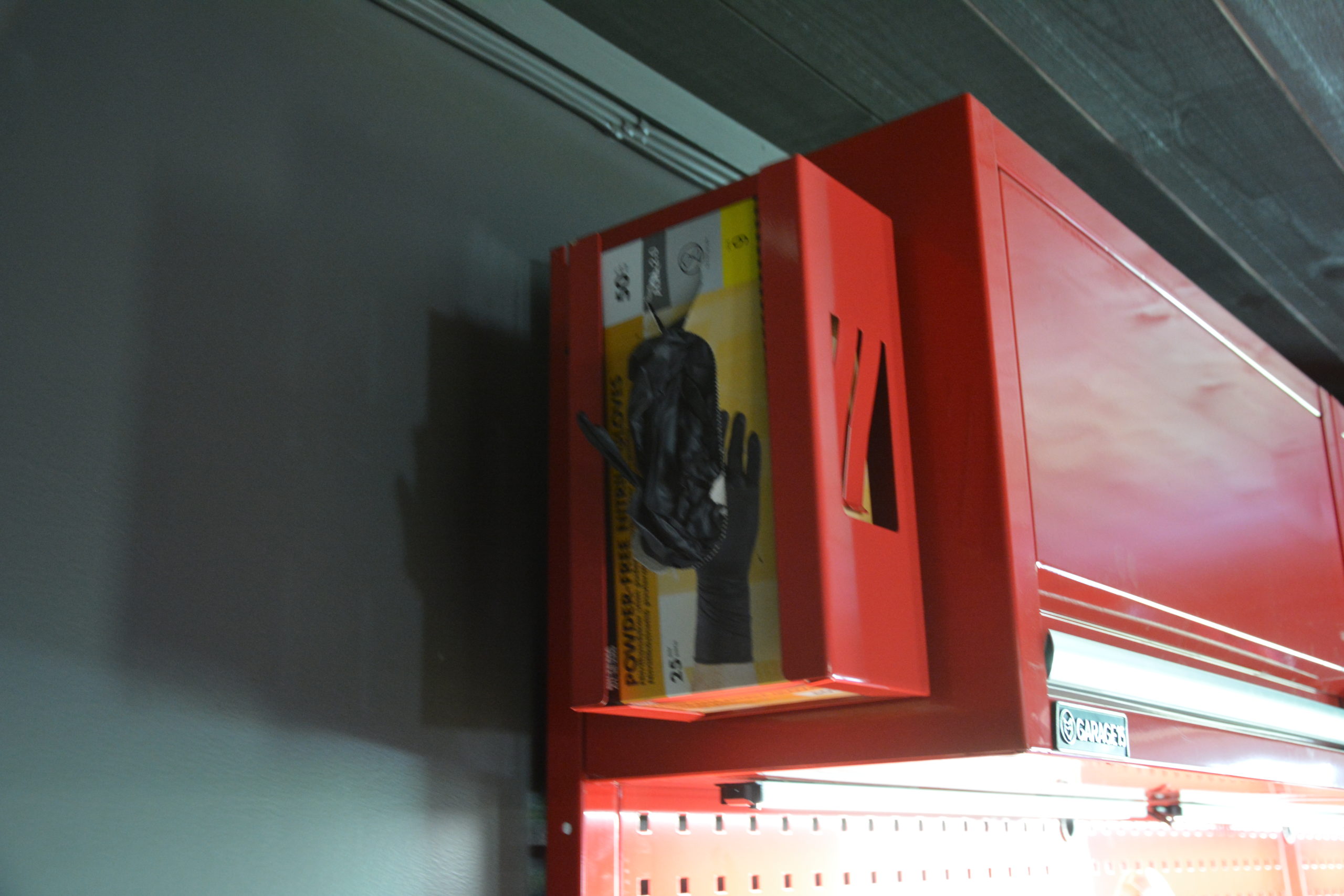 Krok Magnet holder for engangshansker.