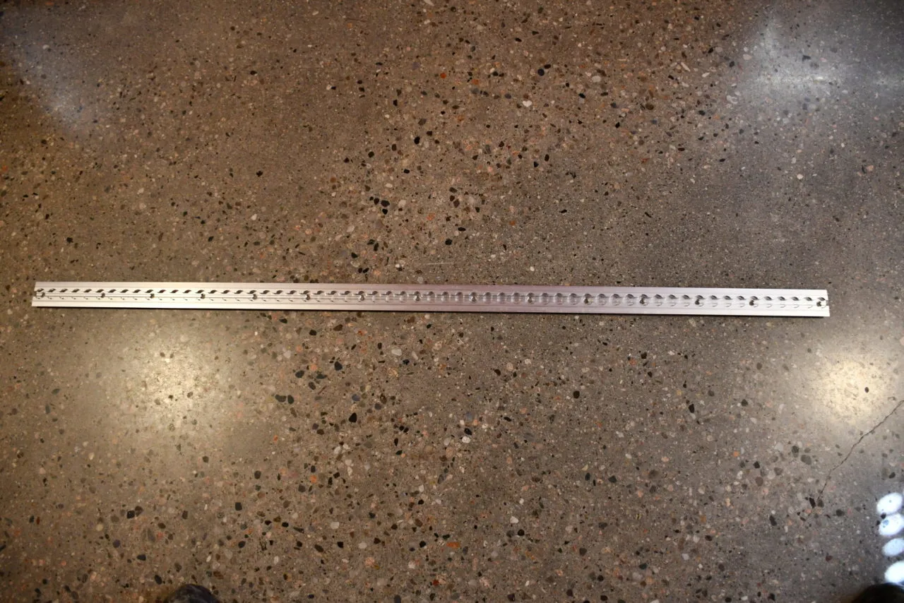 Stroppe skinne til Bilinnredning / Varebil 150CM