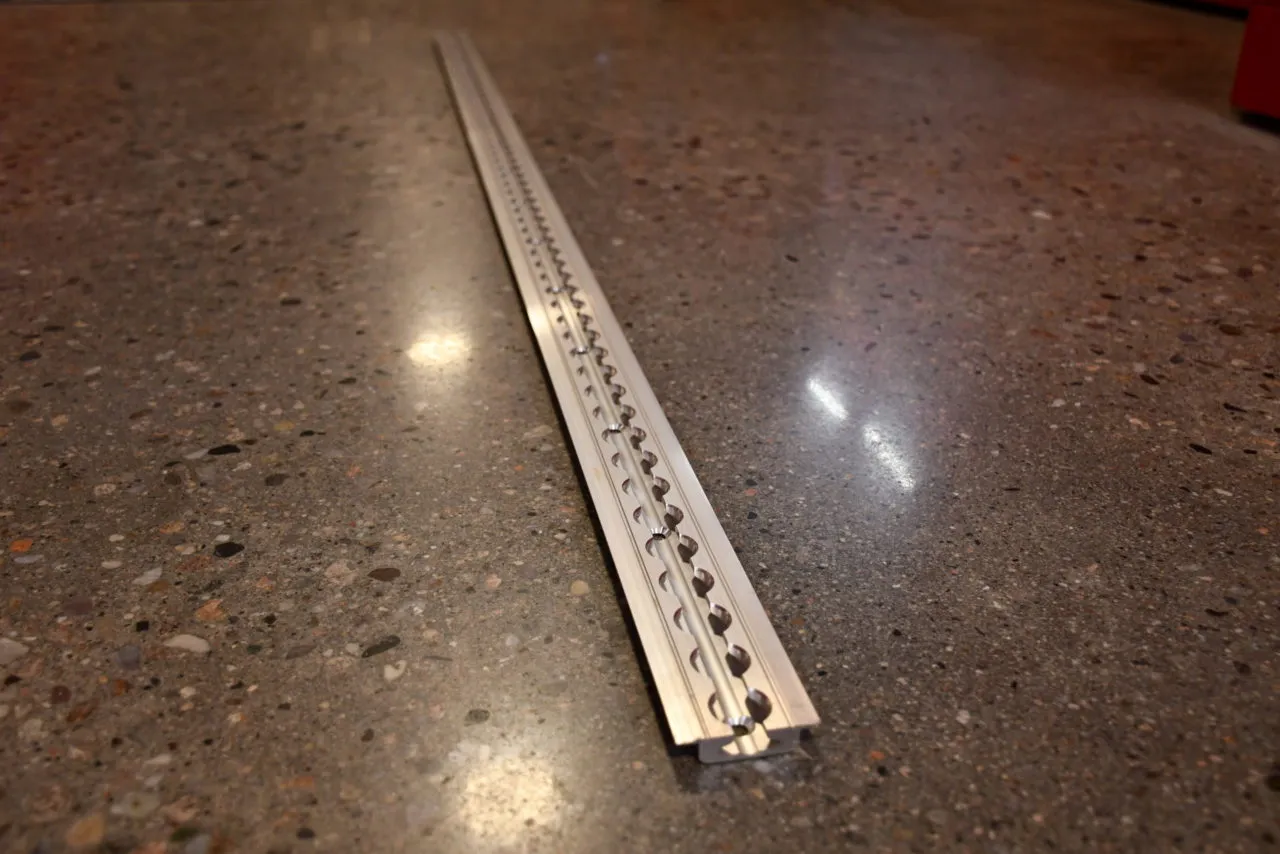 Stroppe skinne til Bilinnredning / Varebil 150CM
