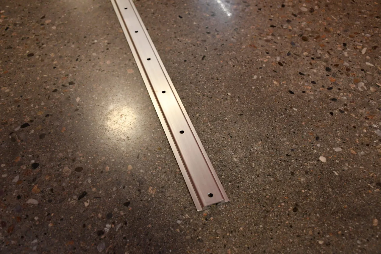 Stroppe skinne til Bilinnredning / Varebil 150CM